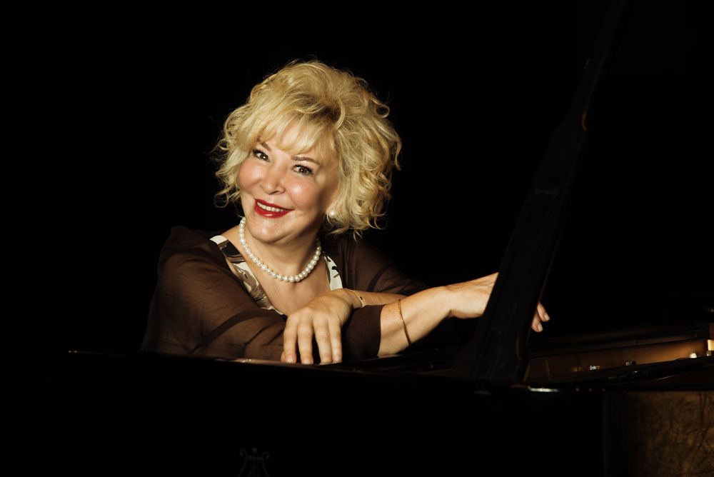 GÜLSIN ONAY – PIANO