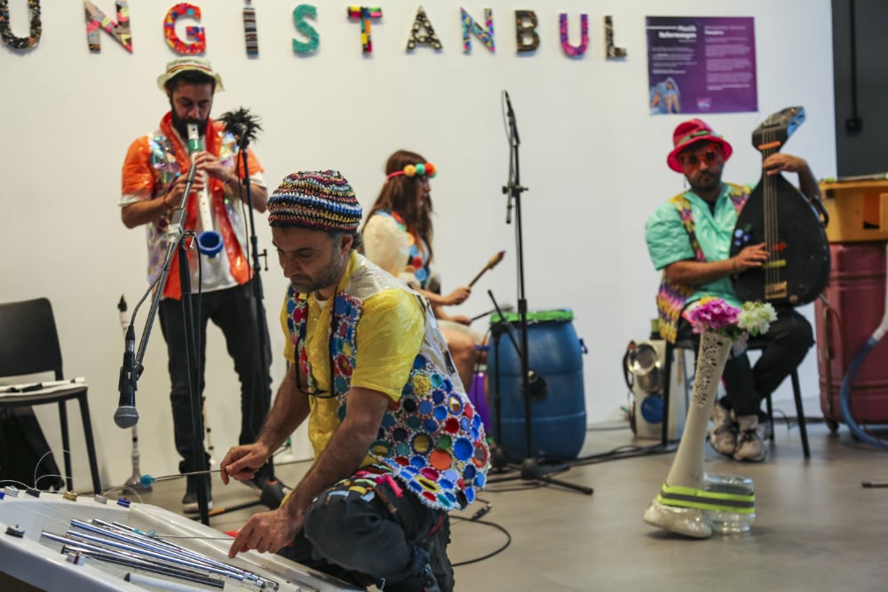 “Notes to Nails” Opening Event // Fungistanbul Concert Kontra-Plak DJ Set – Deniz Doğançay