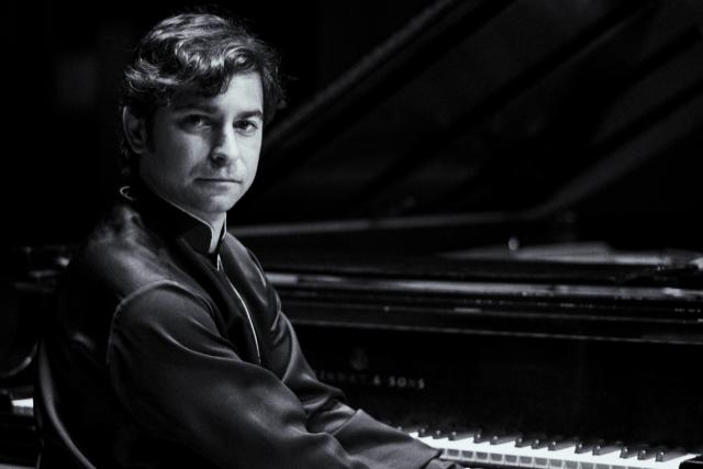 Rebekka Hartmann & Atakan Sarı 1 atakan